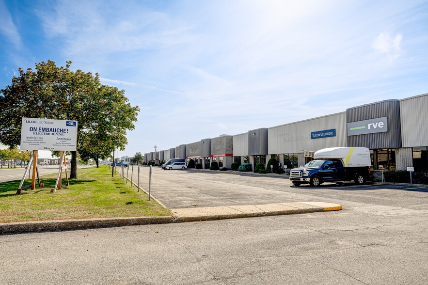 3420-3480 Boul Industriel, Laval, QC for lease - Building Photo - Image 2 of 18