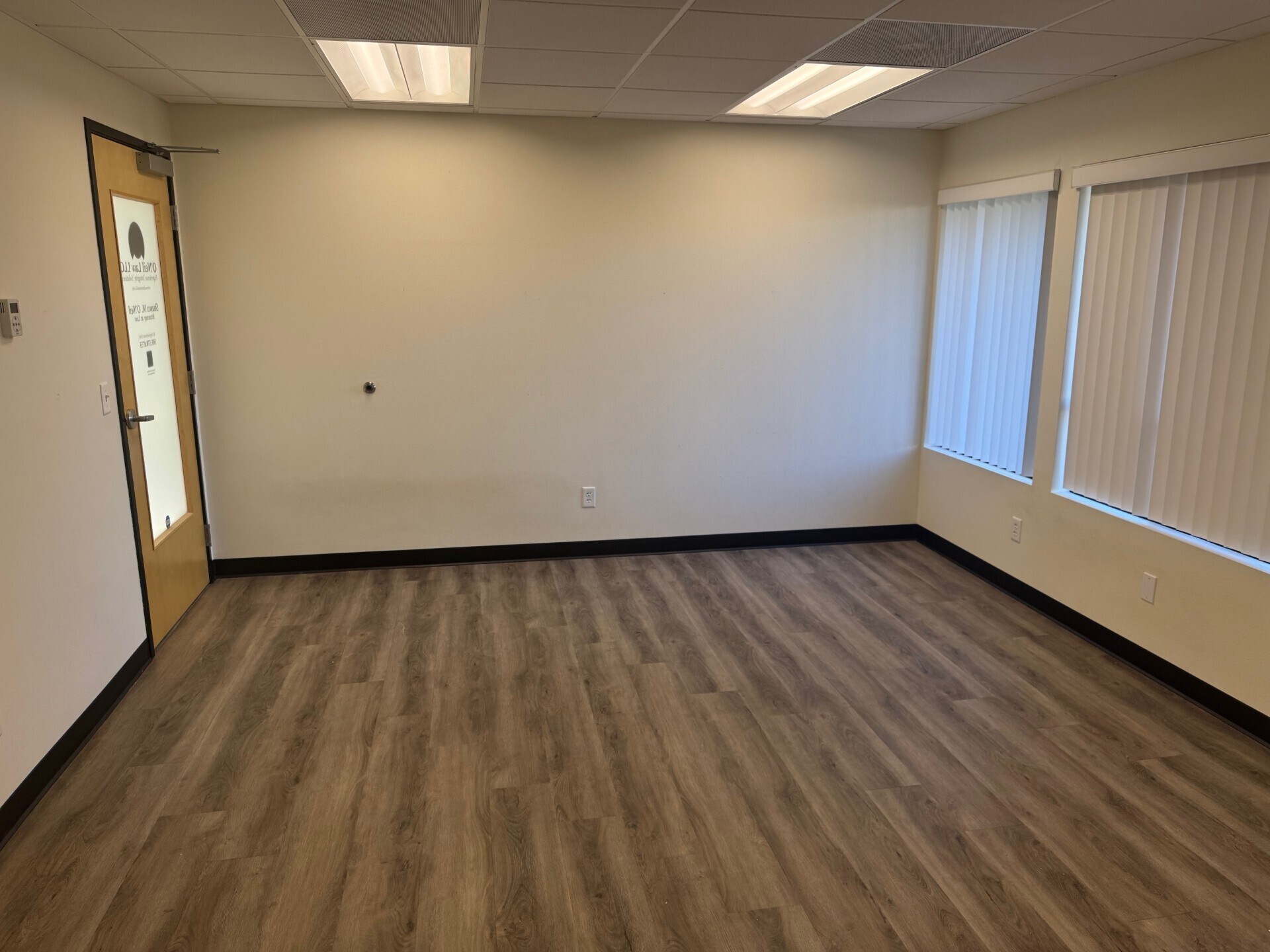 8755 SW Citizens Dr, Wilsonville, OR à louer Photo intérieure- Image 1 de 5