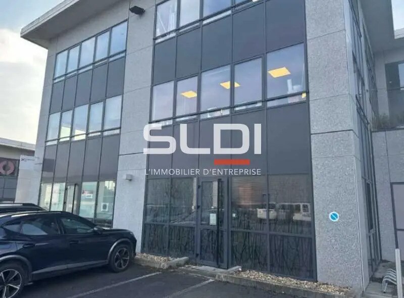 Office in Villefranche-sur-Saône for lease Building Photo- Image 1 of 4