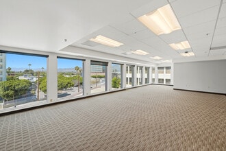 2727 W Alameda Ave, Burbank, CA à louer Photo intérieure- Image 1 de 9