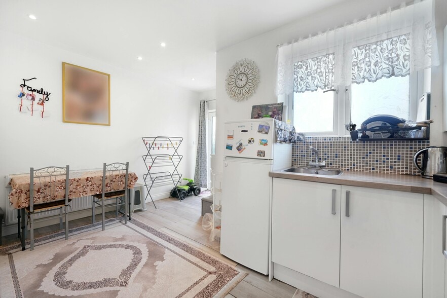 Empire Parade, London for sale - Building Photo - Image 3 of 12