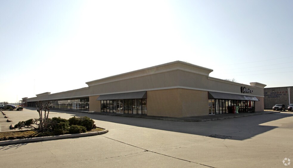 13645 Murphy Rd, Stafford, TX for lease - Primary Photo - Image 1 of 4