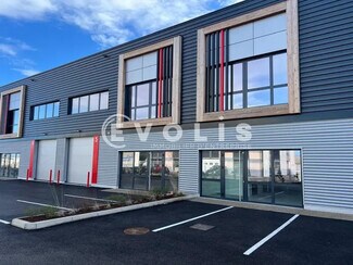 Plus de détails pour 6 Rue De Bretagne, Saint-Quentin-Fallavier - Bureau, Local d'activités à louer