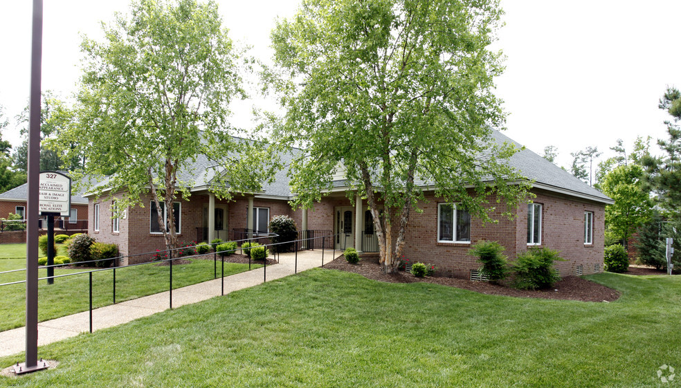 327 McLaws Cir, Williamsburg, VA for lease - Primary Photo - Image 1 of 2