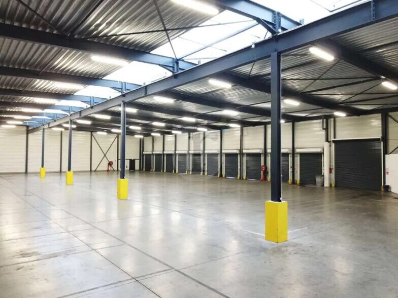 Industrial in Roncq for lease - Interior Photo - Image 1 of 5