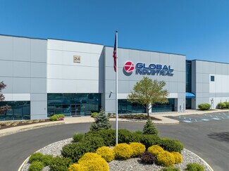 Plus de détails pour 24 Applegate Dr, Robbinsville, NJ - Industriel à louer