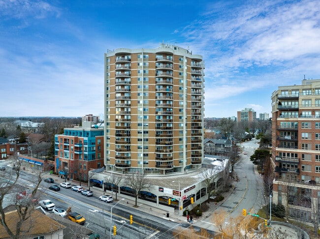 More details for 6 John St, Oakville, ON - Retail for Lease