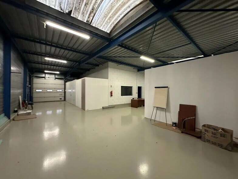 Industrial in Illkirch-Graffenstaden for sale - Interior Photo - Image 2 of 10