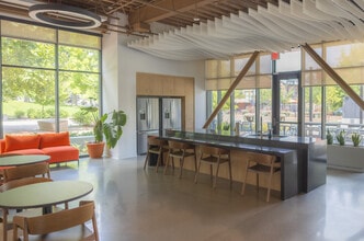 617 Madison St, Bloomington, IN for lease Interior Photo- Image 2 of 3