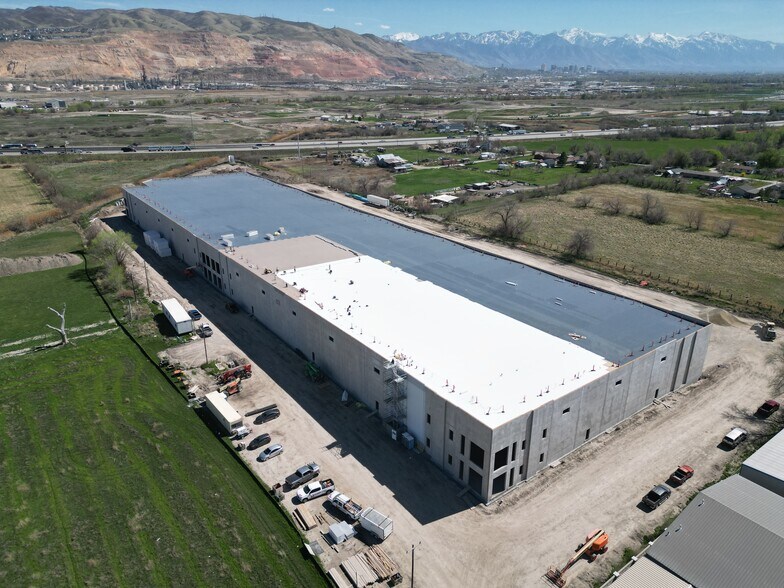 2760 N 2200 W, Salt Lake City, UT à louer - Photo du bâtiment - Image 3 de 10