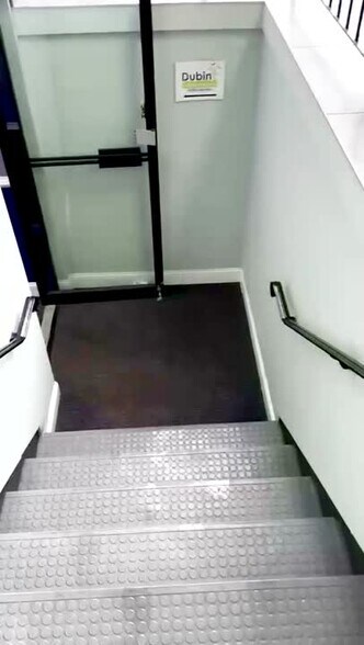 85 Raritan Ave, Highland Park, NJ à louer - Vidéo sur l’inscription commerciale - Image 3 de 5