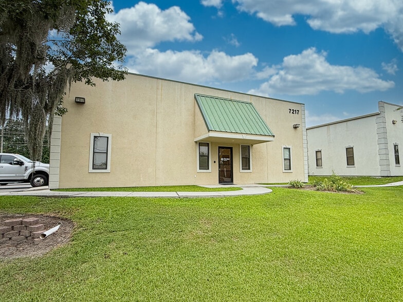 7217 Peppermill Pky, North Charleston, SC à louer - Photo du bâtiment - Image 1 de 11