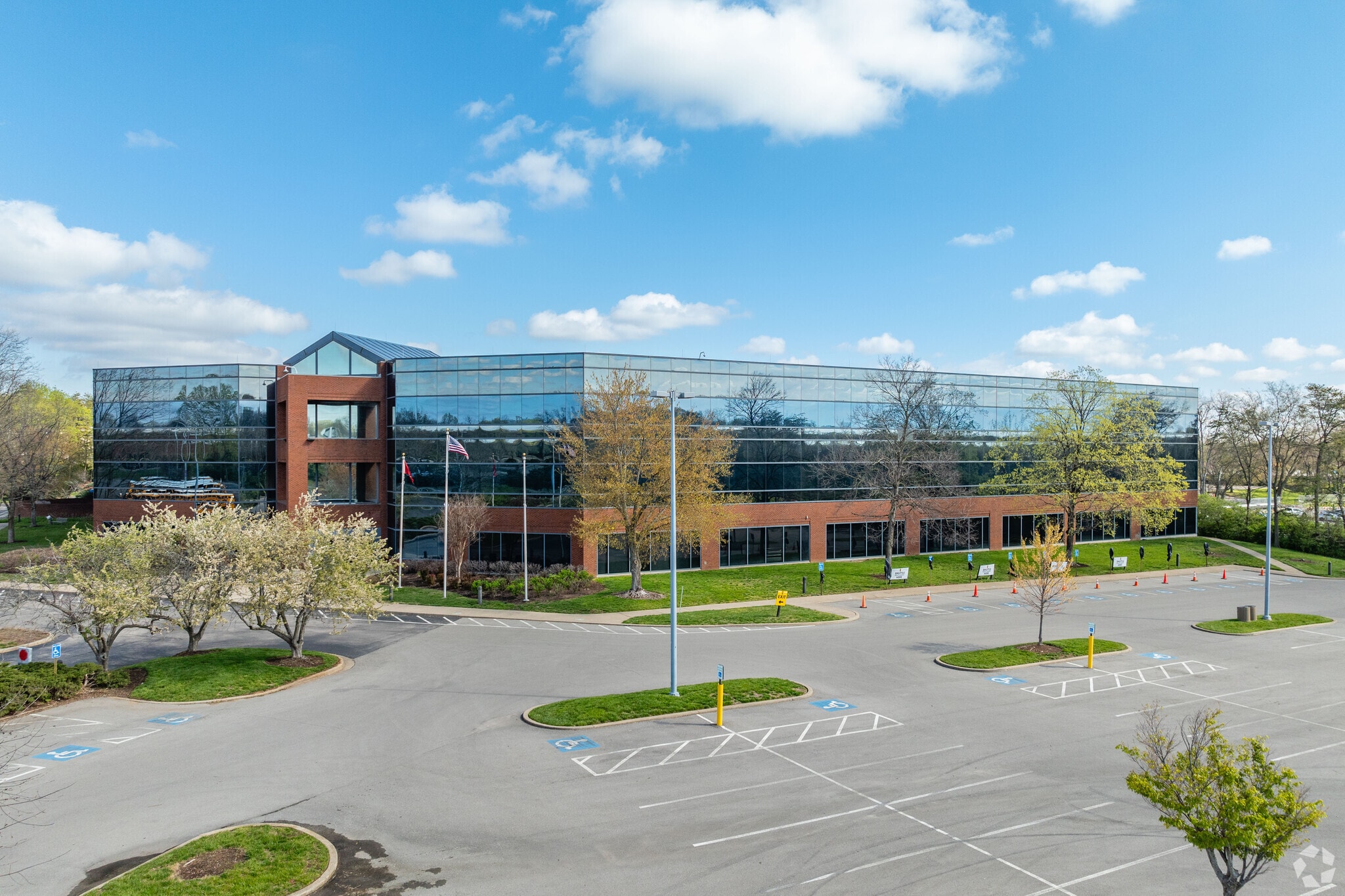 648 Grassmere Park Dr, Nashville, TN for lease Primary Photo- Image 1 of 7