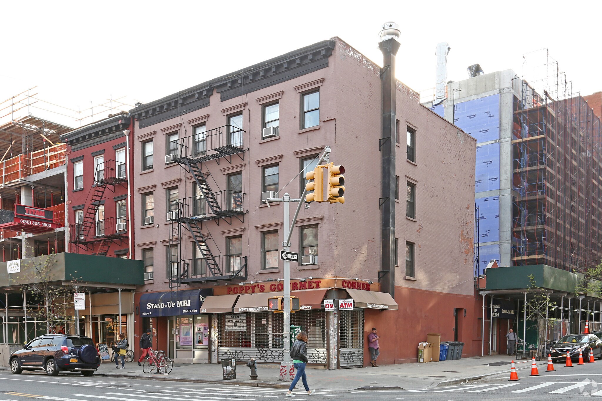 191 Avenue A, New York, NY à louer Photo principale- Image 1 de 4