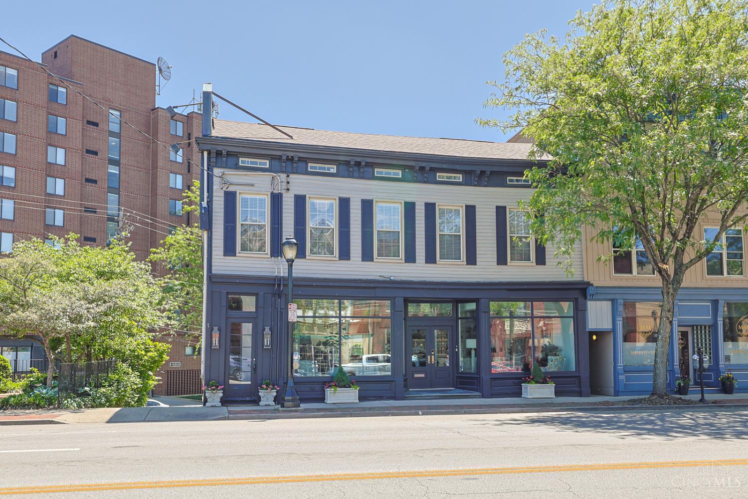 2041-2043 Madison Rd, Cincinnati, OH à vendre Photo du bâtiment- Image 1 de 40