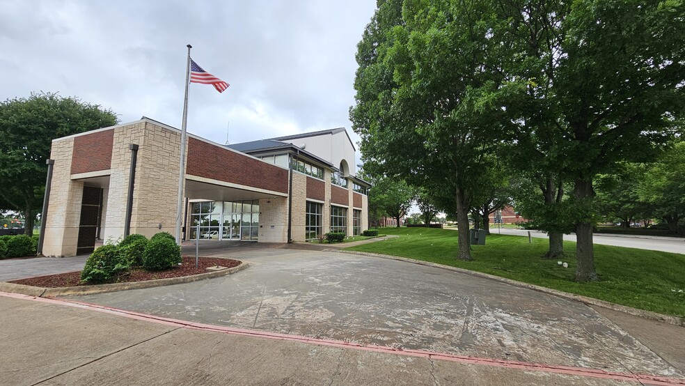 1450 N Redbud Blvd, McKinney, TX for lease - Building Photo - Image 1 of 25