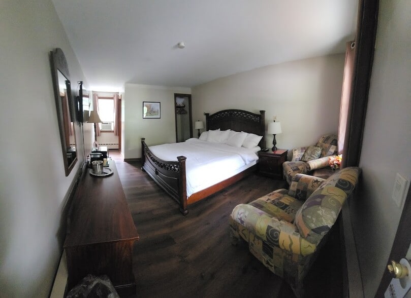 1146 Cold Spring Rd, Williamstown, MA for sale - Building Photo - Image 3 of 19