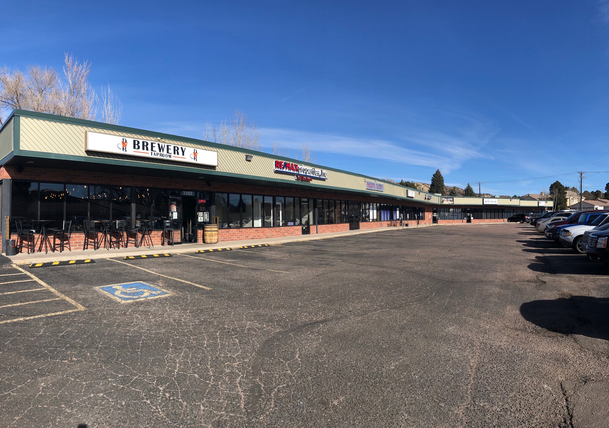 3352-3366 Templeton Gap Rd, Colorado Springs, CO for lease Primary Photo- Image 1 of 17