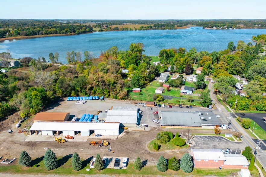 131 N Lake St, Grass Lake, MI à vendre - Photo intérieure - Image 3 de 8