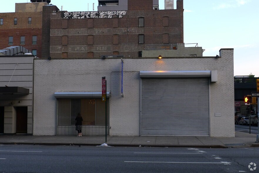 293 Tenth Ave, New York, NY à louer - Photo du bâtiment - Image 2 de 3