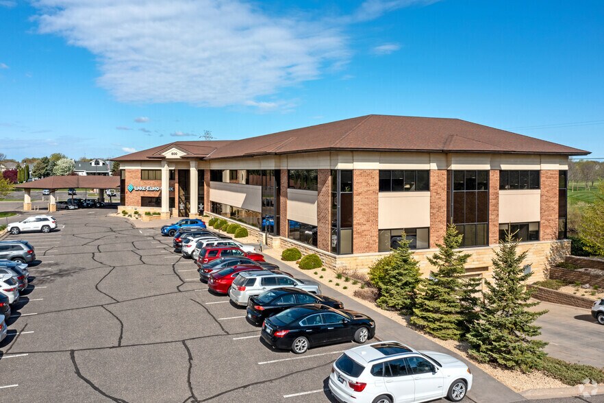 600 N Inwood Ave N, Oakdale, MN à louer - Photo du bâtiment - Image 2 de 5