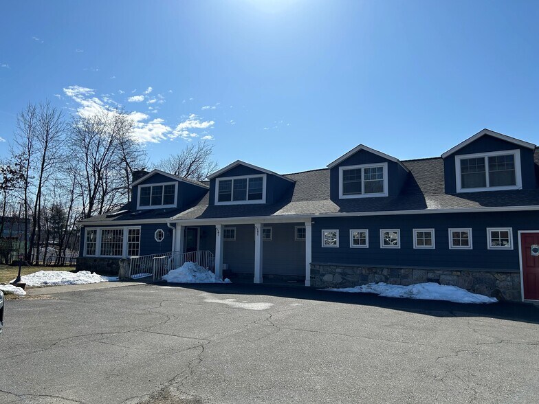 44 Mill Plain Rd, Danbury, CT for lease - Primary Photo - Image 1 of 1