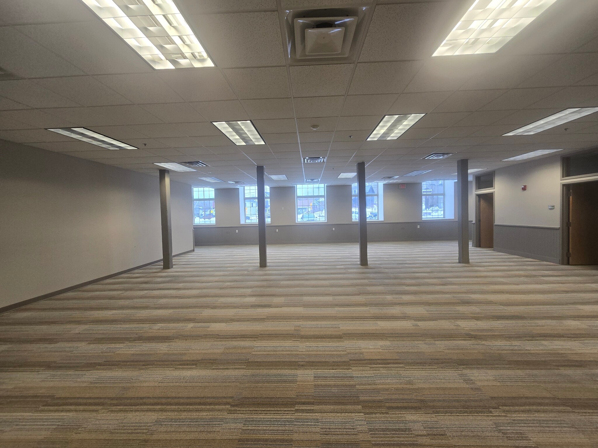 1174 Kingstown Rd, South Kingstown, RI for lease Interior Photo- Image 1 of 12