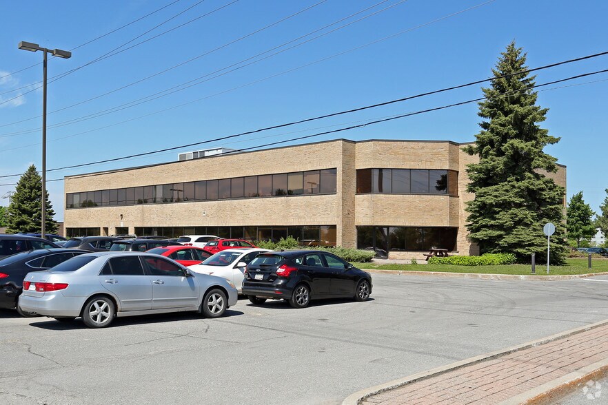 14 Colonnade Rd, Ottawa, ON for lease - Building Photo - Image 2 of 3