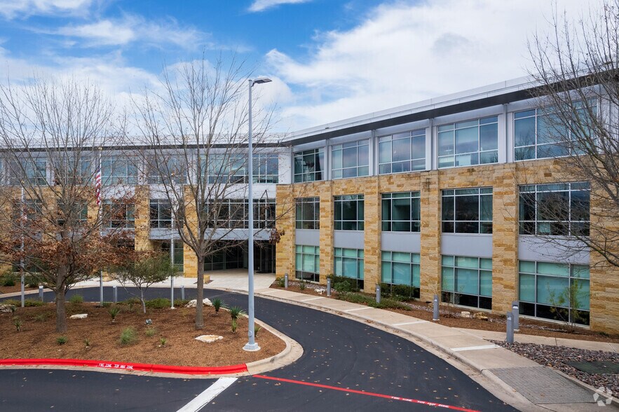11305 Four Points Dr, Austin, TX for sale - Building Photo - Image 3 of 9