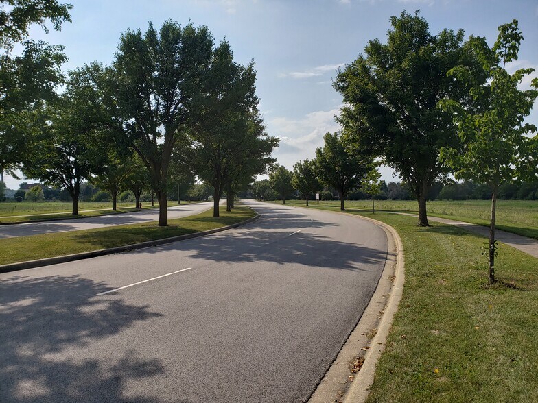 Dayfield Dr, Plainfield, IL à vendre - Photo du bâtiment - Image 2 de 9