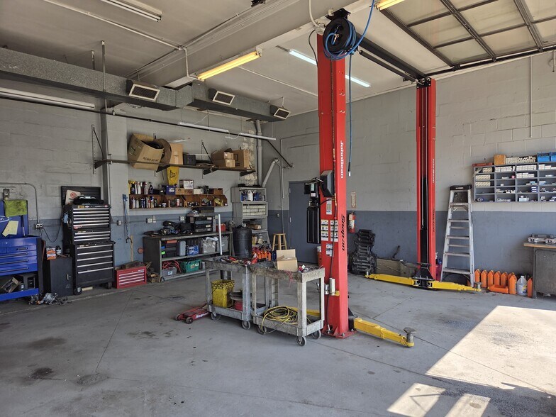 39 S Broadway St, Gloucester City, NJ for sale - Building Photo - Image 1 of 21