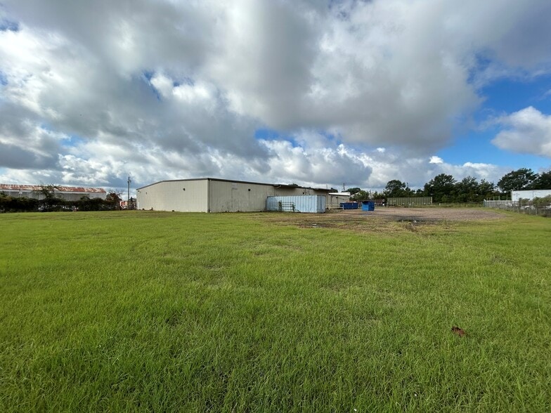 880 S Roach St, Jackson, MS for sale - Building Photo - Image 1 of 6