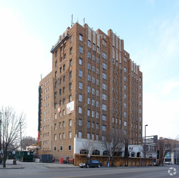3724 Broadway St, Kansas City, MO à louer - Photo du bâtiment - Image 2 de 11