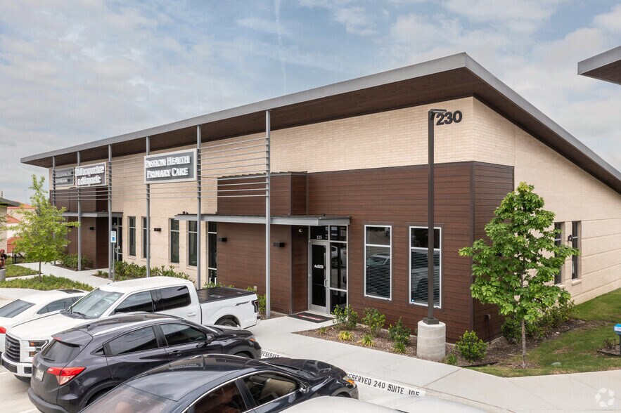 200-240 O’Connor Ridge Blvd, Irving, TX à vendre - Photo du bâtiment - Image 3 de 13