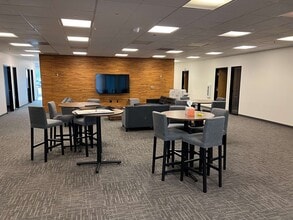 15865 SW 74th Ave, Portland, OR for lease Building Photo- Image 2 of 5