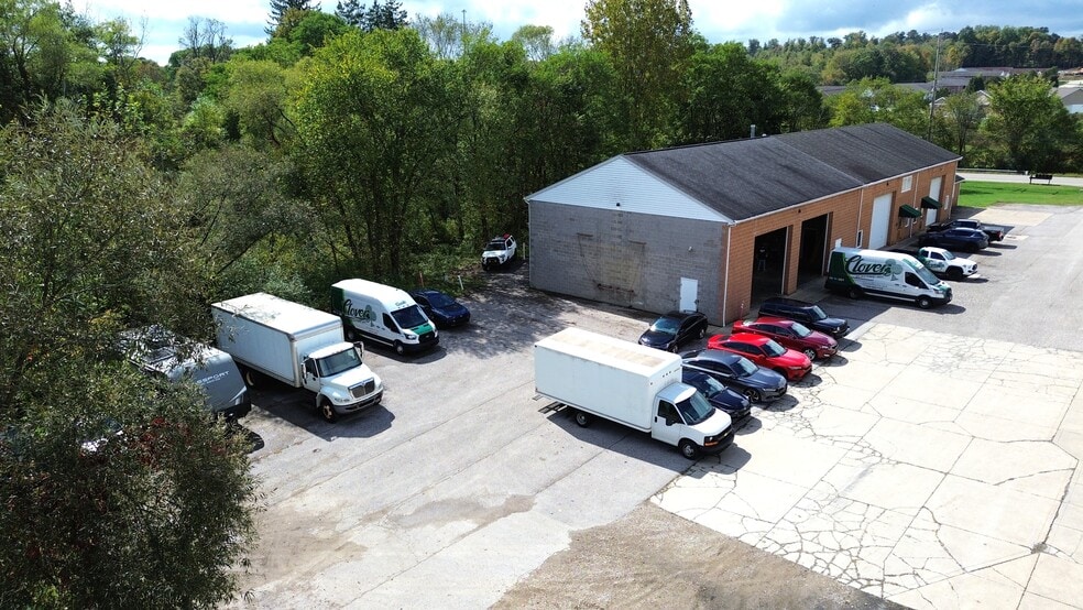 17111 Munn Rd, Chagrin Falls, OH for sale - Building Photo - Image 3 of 19