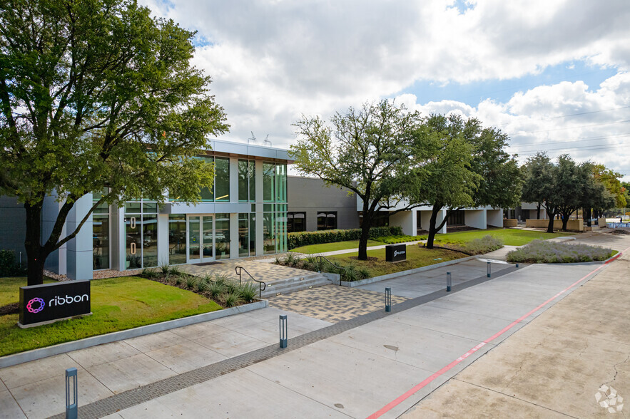 6500 Chase Oaks Blvd, Plano, TX à louer - Photo du bâtiment - Image 1 de 8