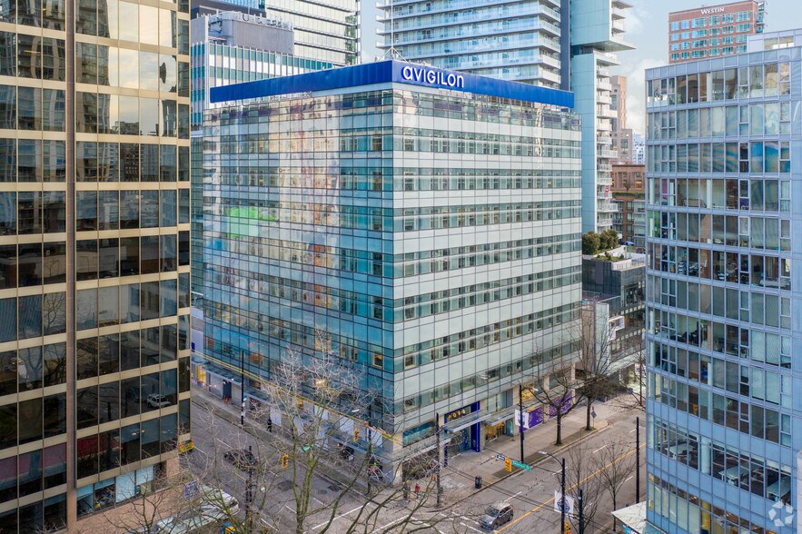 555-579 Robson St, Vancouver, BC à louer - Photo du bâtiment - Image 2 de 11
