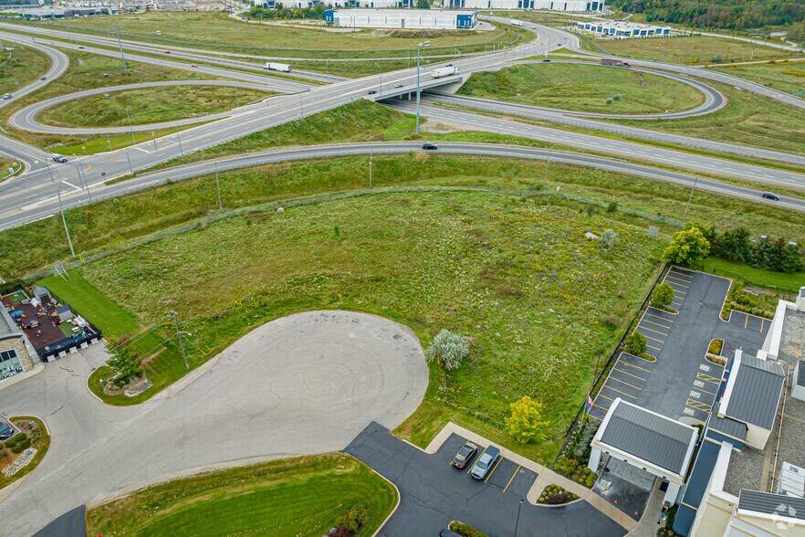 40-50 Cowan Pl, Guelph, ON à louer - Aérien - Image 2 de 5