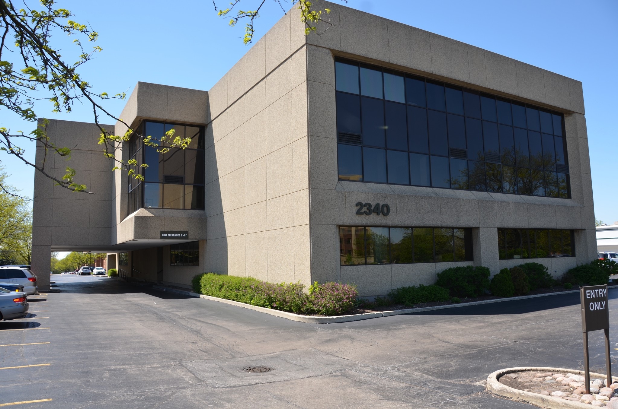 2340 Highland Ave, Lombard, IL for lease Primary Photo- Image 1 of 3