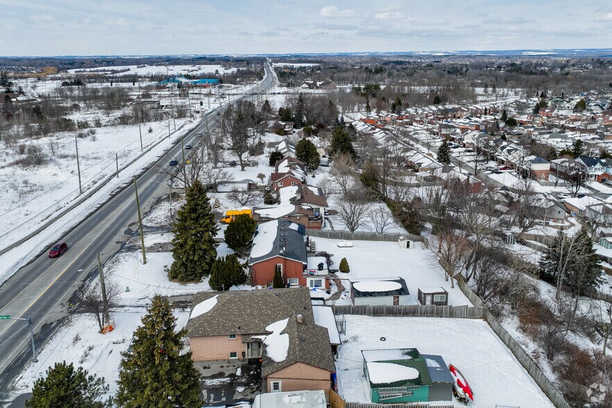 1685-1755 Bowmanville Av, Bowmanville, ON à vendre - Photo du bâtiment - Image 2 de 2