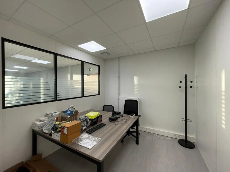 6 Rue Elisa Lemonnier, Le Petit-Quevilly à louer - Photo du bâtiment - Image 2 de 21