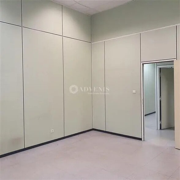 Office in Nancy for lease - Interior Photo - Image 3 of 8