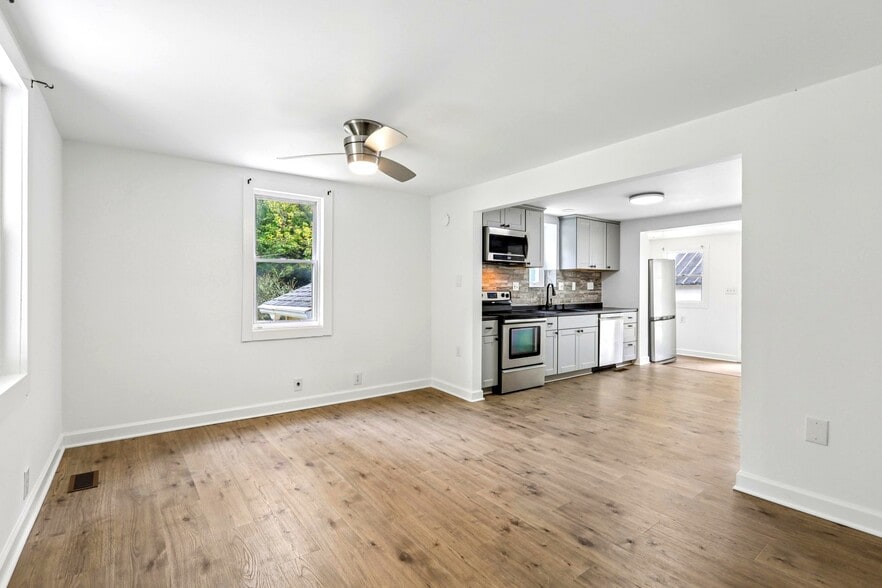 9955 Belair Rd, Kingsville, MD for lease - Interior Photo - Image 2 of 40