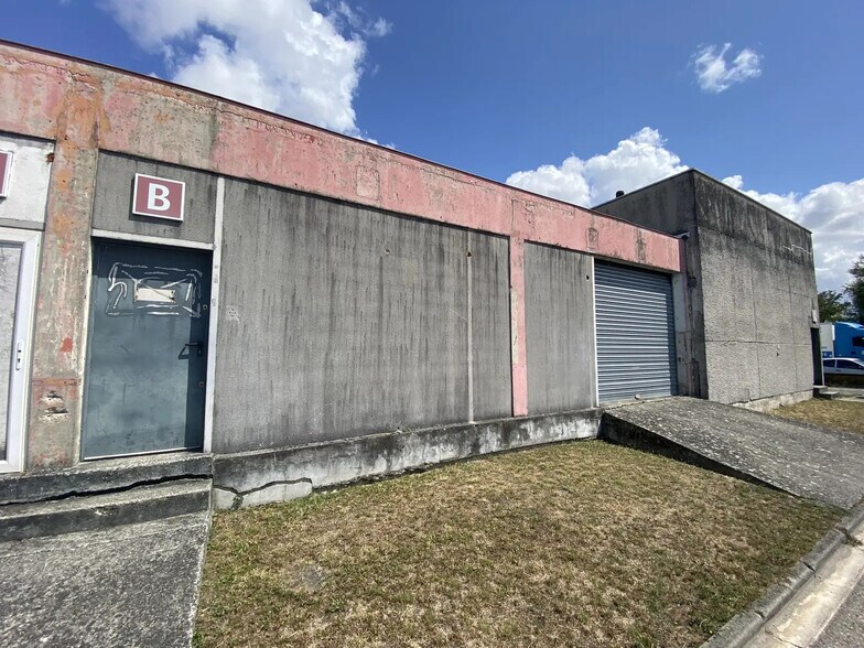 10 Avenue Des Trois Cardinaux, Bordeaux for lease - Building Photo - Image 2 of 6