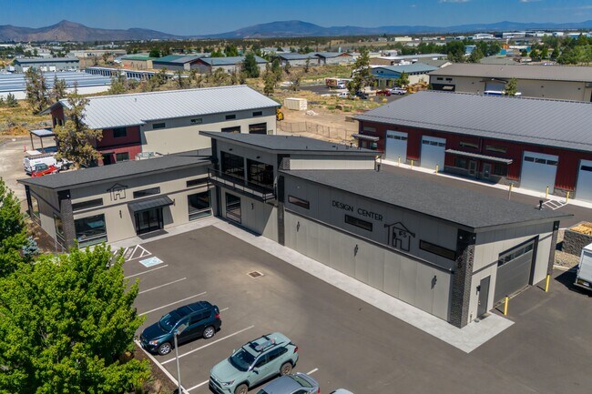 More details for 565 SW Tamarack Ct, Redmond, OR - Industrial for Sale