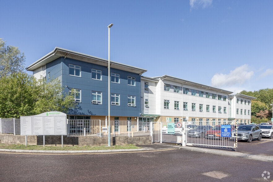 Rivermead Dr, Swindon for lease - Primary Photo - Image 1 of 4