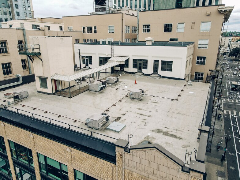 705-711 SW Alder St, Portland, OR à louer - Photo du bâtiment - Image 2 de 13