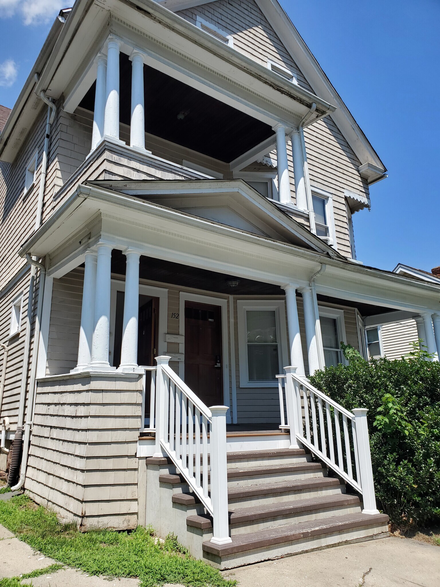 152-154 Allen Pl, Hartford, CT for sale Primary Photo- Image 1 of 2