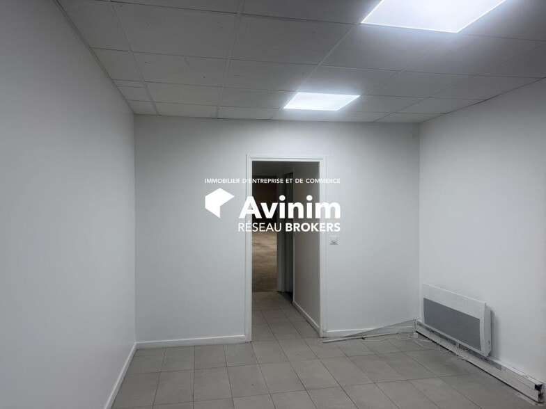Industrial in Éragny for sale - Interior Photo - Image 2 of 4